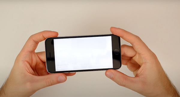 Белый экран на iPhone 7: как убрать